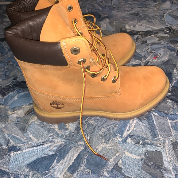 Construction Timberlands Size 8 - Picture 2 of 3